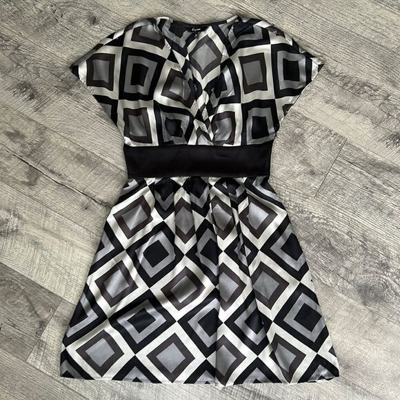 Express 95% silk mini summer black gray dress Sz XS - Picture 1 of 9